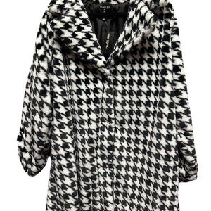 Hot Topic Ashley By 26 International Black and White Houndstooth Coat